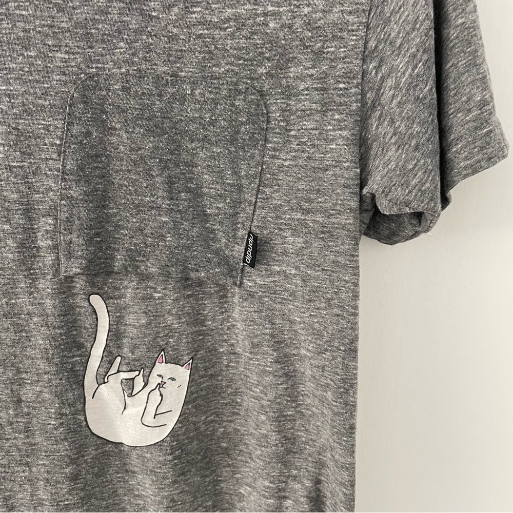 RIP N DIP Cat Upside Down Pocket Tee Crew Neck Short Sleeve Gray unisex - Picture 6 of 7